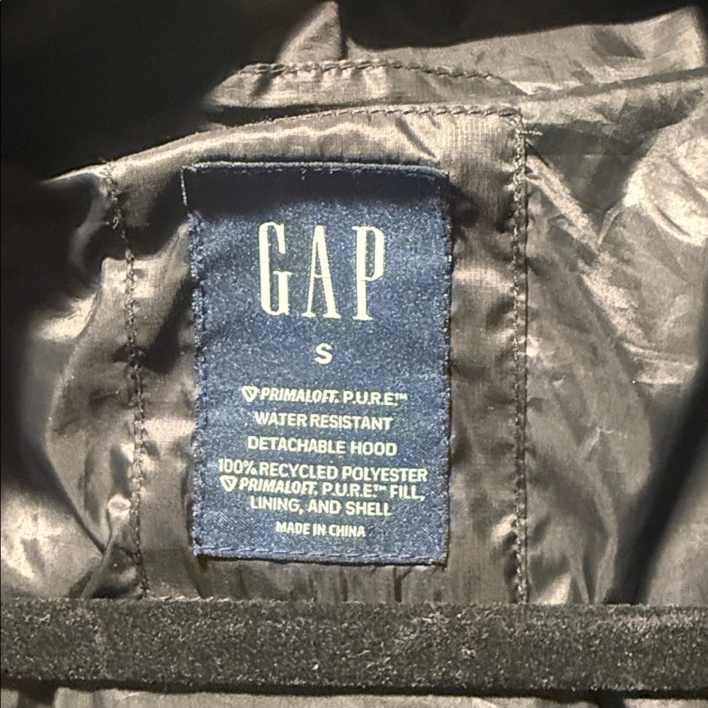 GAP Shiny Black Quilted Jacket with hood - Picture 2 of 5
